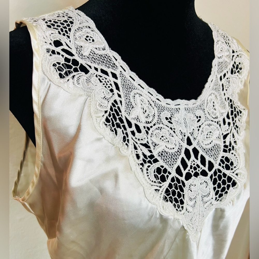 Vintage Cinema Etoile Off white lace satin lingerie sleeveless camisole Med EUC - Picture 4 of 9
